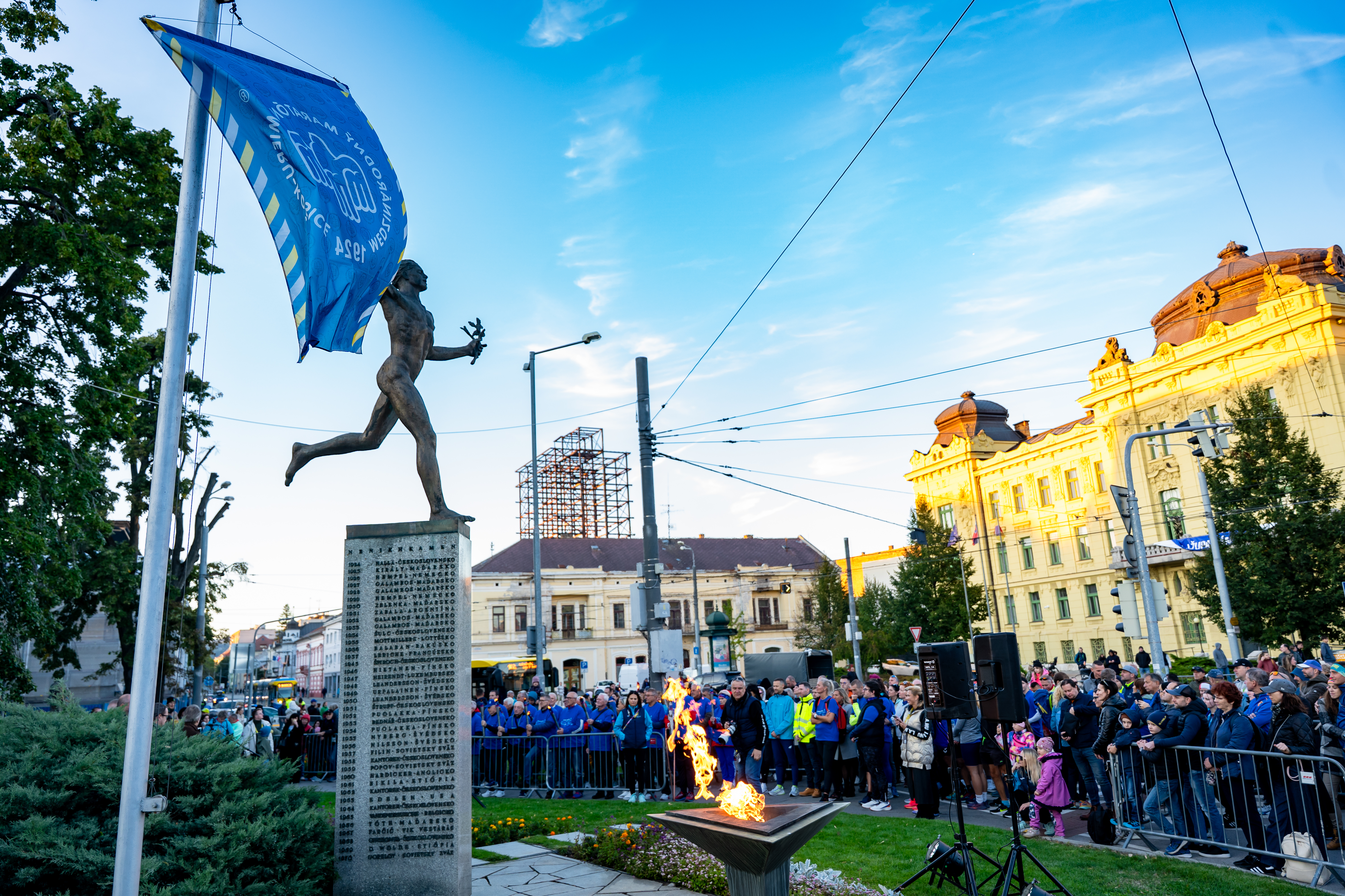 Slavnostne zapalenie Maratonskeho ohna -52